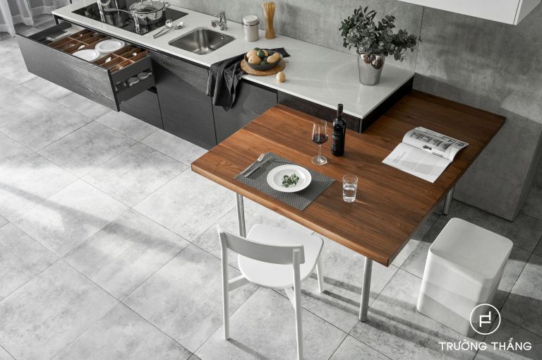 應(yīng)該選擇帶桃條的木質(zhì)廚柜還是單獨(dú)的木質(zhì)廚柜？